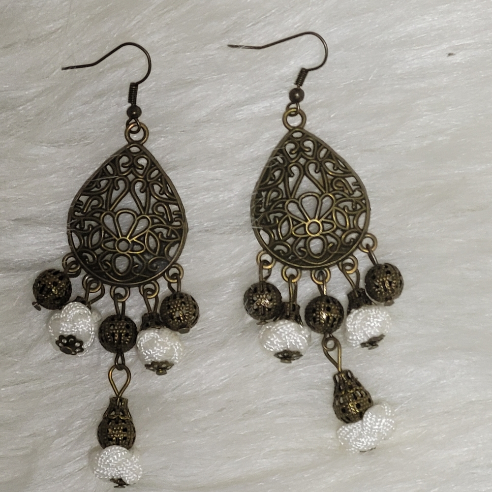 NWOT Antique Gold/White Dangle Hook Earrings